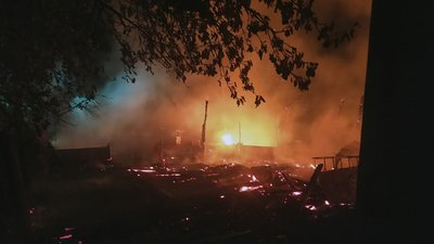 На Дніпропетровщині через займання сухої трави вогонь пошкодив чотири будівлі