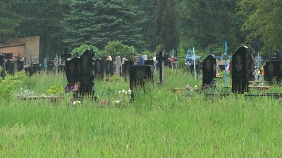 У деяких громадах Житомирщини заборонили відвідувати кладовища у поминальні дні
