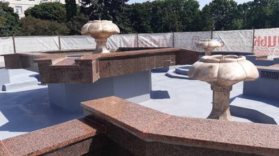 Фонтан у центрі Луцька відремонтували