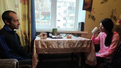 Познайомилися у притулку для бездомних: історія подружжя Резніченків із Сум Познайомилися у притулку для бездомних: історія подружжя Резніченків із Сум