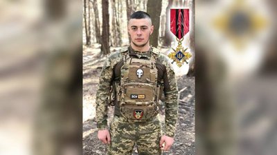 Оборонця з Вінниччини нагородили нагрудним знаком "Золотий хрест"