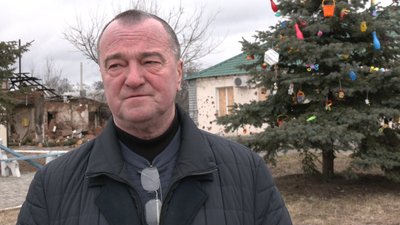 "Свято ніхто не скасовував": у деокупованих Циркунах нарядили новорічну ялинку "Свято ніхто не скасовував": у деокупованих Циркунах нарядили новорічну ялинку