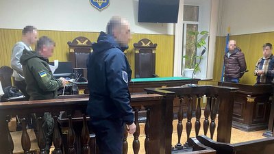 Суд обрав запобіжний захід посадовцю військової частини Одещини, який відбирав бойові доплати у солдатів — ДБР