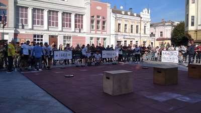 У Житомирі відбувся відкритий чемпіонат з кросфіту – перемогу здобула 81 десантна бригада У Житомирі відбувся відкритий чемпіонат з кросфіту – перемогу здобула 81 десантна бригада