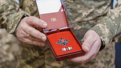 Оборонцю з Вінниці вручили відзнаку "За мужність та відвагу"