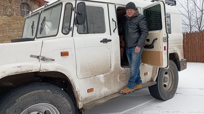 Житель Тернопільщини продає сконструйований позашляховик "Україна", щоб допомоги ЗСУ Житель Тернопільщини продає сконструйований позашляховик "Україна", щоб допомоги ЗСУ