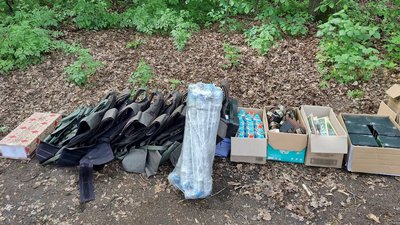 Сумська волонтерка передала військове спорядження для одного з підрозділів ЗСУ Сумська волонтерка передала військове спорядження для одного з підрозділів ЗСУ