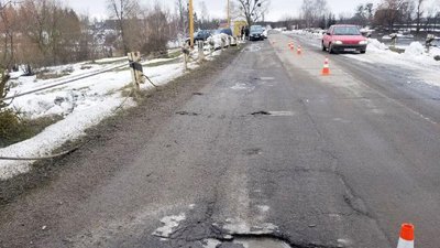 На Рівненщині авто на смерть збило пішохода. Водій з місця пригоди втік