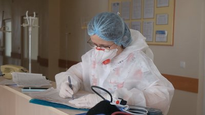 "Третя хвиля коронавірусу в рази важча за попередню". Як боряться з COVID-19 у калинівській ЦРЛ "Третя хвиля коронавірусу в рази важча за попередню". Як боряться з COVID-19 у калинівській ЦРЛ