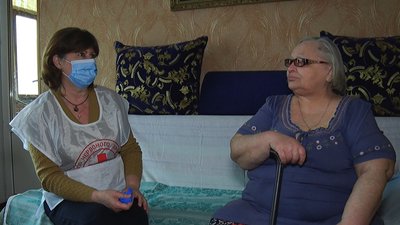 Під опікою 169 людей: як жителям Луганщини допомагають патронажні сестри
