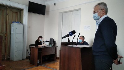 На суді у справі ексчиновника Житомирської ОДА допитали головних лікарів ще двох лікарень На суді у справі ексчиновника Житомирської ОДА допитали головних лікарів ще двох лікарень