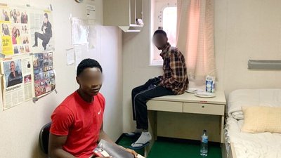 Іноземців, які незаконно потрапили на судно, виявили херсонські прикордонники у порту Миколаєва