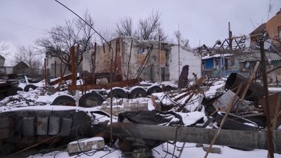 “Він мене ставив до паркану і стріляв”. Жителі Святогірська розповіли про життя в окупації