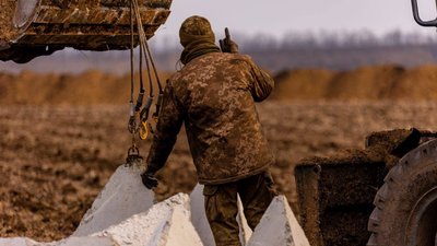 "Створюють "зуби дракона". На Дніпропетровщині триває будівництво фортифікаційних споруд – ОВА "Створюють "зуби дракона". На Дніпропетровщині триває будівництво фортифікаційних споруд – ОВА