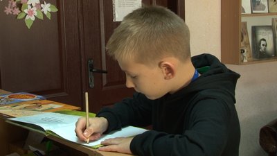 "Подаруй бібліотеці українську книгу": черкаська школа поповнює фонди "Подаруй бібліотеці українську книгу": черкаська школа поповнює фонди