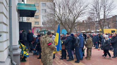 "Казав, що треба йти і захищати Україну". У Сумах попрощалися з солдатом Юрієм Каблюком "Казав, що треба йти і захищати Україну". У Сумах попрощалися з солдатом Юрієм Каблюком