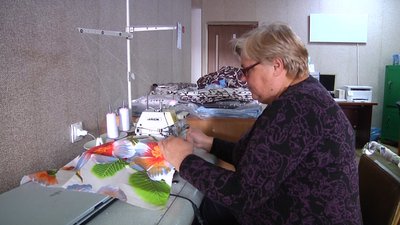 На Житомирщині підприємство, де люди з інвалідністю шиють постіль, опинилося на межі закриття
