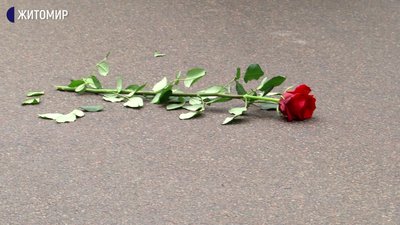 В Озерному на Житомирщині попрощалися із загиблим курсантом Дмитром Студінським