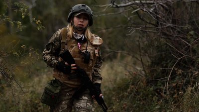 33 жінки завершили перший курс в Закарпатському обласному центрі підготовки населення до національного спротиву 33 жінки завершили перший курс в Закарпатському обласному центрі підготовки населення до національного спротиву