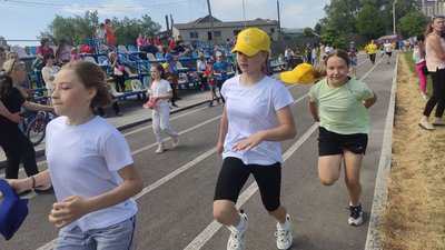 Змагаються бігуни Змагаються бігуни