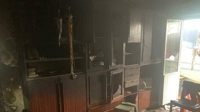 У Рівному пенсіонерка вистрибнула з третього поверху, рятуючись від пожежі У Рівному пенсіонерка вистрибнула з третього поверху, рятуючись від пожежі