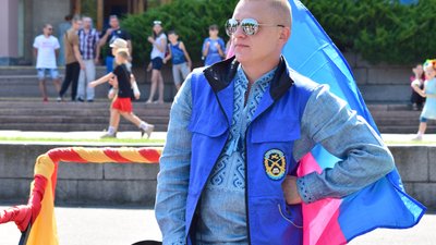 "Крутий спуск": перегони на саморобних тачках відбулись у Черкасах "Крутий спуск": перегони на саморобних тачках відбулись у Черкасах