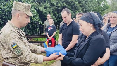 На Закарпатті попрощалися із полеглим на війні Сергієм Куцем На Закарпатті попрощалися із полеглим на війні Сергієм Куцем