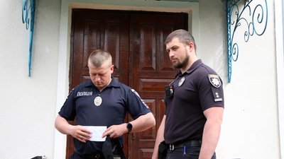 Правоохоронці опечатали двері храму Ікони Божої Матері "Живоносне джерело" у селі Гаївка. Правоохоронці опечатали двері храму Ікони Божої Матері "Живоносне джерело" у селі Гаївка.
