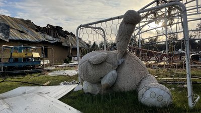 Росіяни облаштували офіцерський штаб у приватному будинку селища Малі Проходи на Харківщині Росіяни облаштували офіцерський штаб у приватному будинку селища Малі Проходи на Харківщині