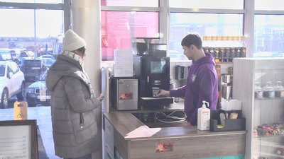 У вінницькій інклюзивній кав'ярні відкрили вітрину з hand-made виробами