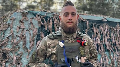 Фельдшер з Тернополя рятує життя бійців на передовій