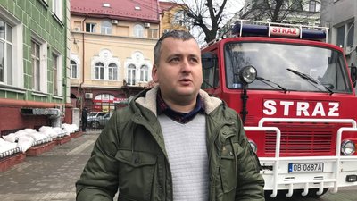 Громаді на Тернопільщині волонтери передали пожежний автомобіль Громаді на Тернопільщині волонтери передали пожежний автомобіль