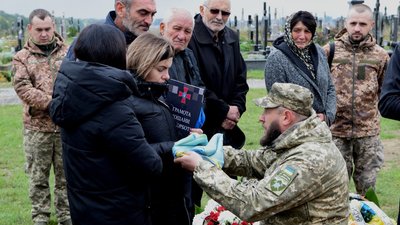 На Тернопільщині прощаються із загиблими військовослужбовцями На Тернопільщині прощаються із загиблими військовослужбовцями