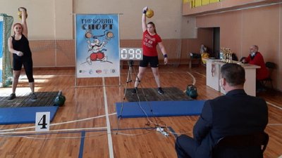 Студенти Івано-Франківського медуніверситету стали чемпіонами України з гирьового спорту Студенти Івано-Франківського медуніверситету стали чемпіонами України з гирьового спорту