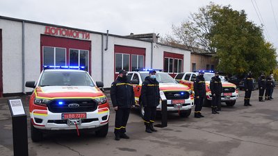 Три рятувальні частини в Миколаївській області отримали нові автомобілі