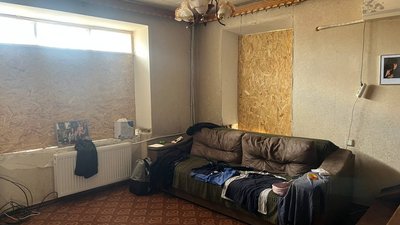 "Завезли шифер на покрівлю, дошки": жителі Кривого Рогу лагодять будинки після атаки безпілотниками у ніч на 14 липня "Завезли шифер на покрівлю, дошки": жителі Кривого Рогу лагодять будинки після атаки безпілотниками у ніч на 14 липня