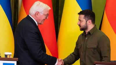 Німеччина надасть Україні додаткові системи MARS та гаубиці Panzerhaubitze 2000 — Штайнмаєр