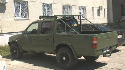 Громада на Хмельниччині для ЗСУ закупила 20 автомобілів з Латвії та Німеччини