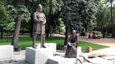 У Чернігові на Валу встановлюють макет фортеці і 4 бронзових пам’ятники: скільки це коштувало місту