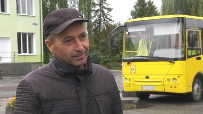 Волинянин перевозив військових на шкільному автобусі (?) Волинянин перевозив військових на шкільному автобусі (?)