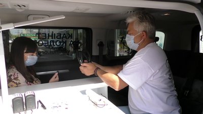 "Кабінет на колесах": як херсонці безплатно перевіряли слух "Кабінет на колесах": як херсонці безплатно перевіряли слух