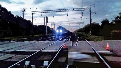 Випав з вікна: на Рівненщині під потягом загинув чоловік