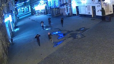 12 решіток зливоприймачів вночі вкрали в Ужгороді. 4 з них вдалося повернути