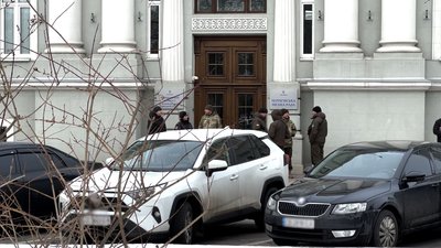 Три години перерви через "замінування": як проходила перша сесія Чернігівської міської ради без Атрошенка Три години перерви через "замінування": як проходила перша сесія Чернігівської міської ради без Атрошенка