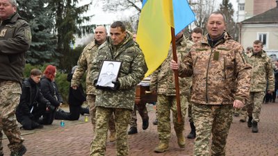 На Тернопільщині прощаються із загиблими військовослужбовцями