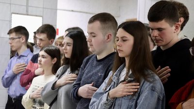У черкаській школі №4 встановили пам’ятні дошки захисникам У черкаській школі №4 встановили пам’ятні дошки захисникам