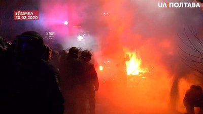20.02.2020 - евакуйованих привезли до Нових Санжар 20.02.2020 - евакуйованих привезли до Нових Санжар