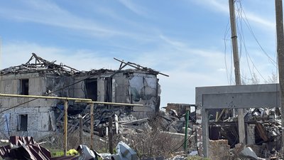 На Херсонщині у Посад-Покровську встановили 20 модульних будинків На Херсонщині у Посад-Покровську встановили 20 модульних будинків