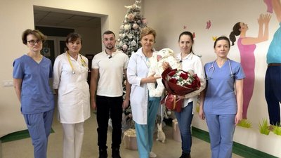 Медики, виписка, дитина, поспішайка, Дівчинка яка народилася з вагою 650 грамів 