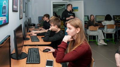 IT-дисципліни, Kharkiv IT Cluster, діти, школярі, підземна технологічна лабораторія IT-дисципліни, Kharkiv IT Cluster, діти, школярі, підземна технологічна лабораторія
